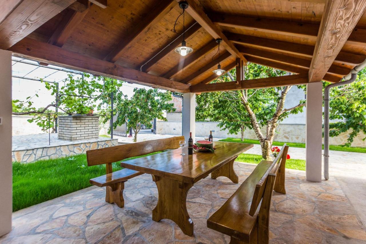 Villa Tina With Swimming Pool, Tennis Court, Games Room, Sauna, Gym, Bbq Policnik Екстериор снимка