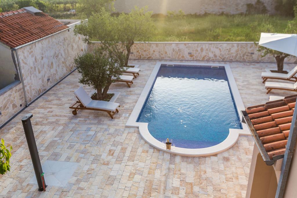 Villa Tina With Swimming Pool, Tennis Court, Games Room, Sauna, Gym, Bbq Policnik Екстериор снимка