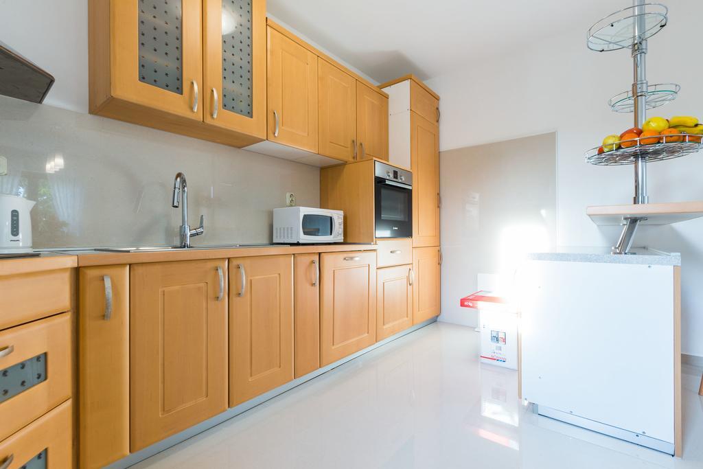 Villa Tina With Swimming Pool, Tennis Court, Games Room, Sauna, Gym, Bbq Policnik Екстериор снимка