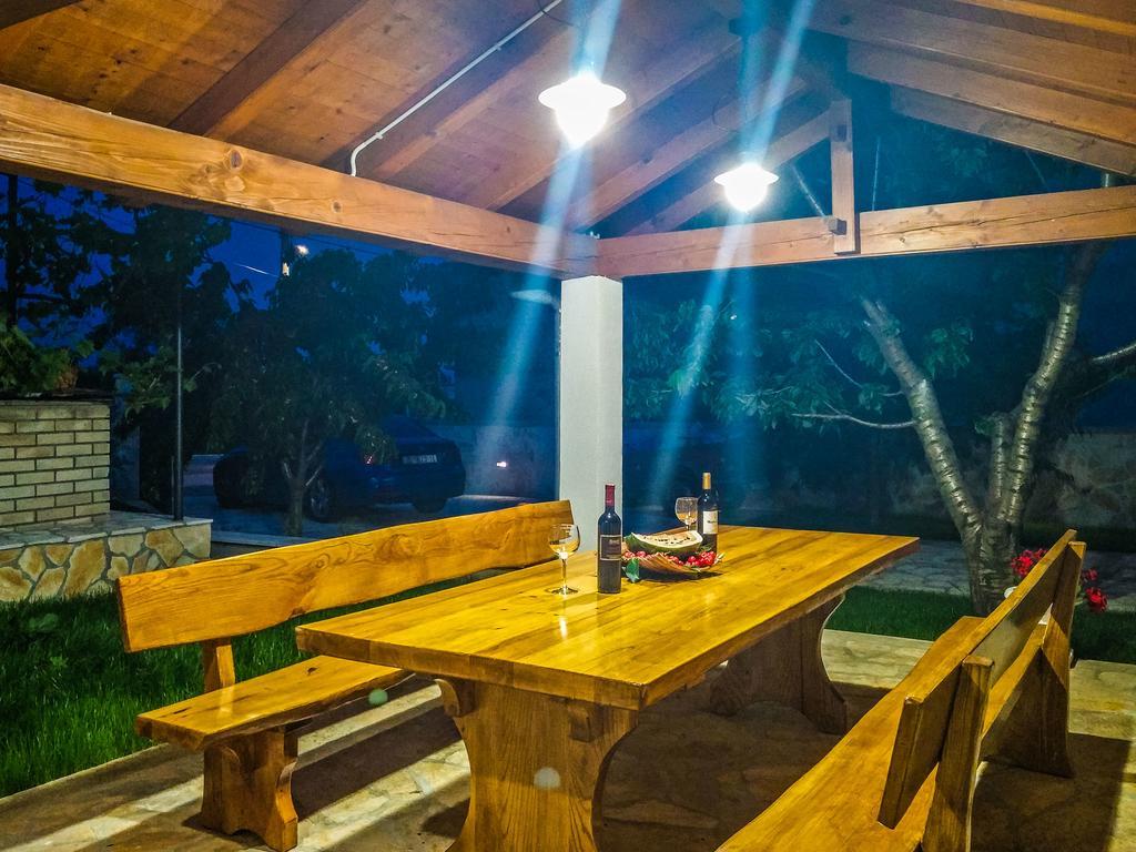 Villa Tina With Swimming Pool, Tennis Court, Games Room, Sauna, Gym, Bbq Policnik Екстериор снимка